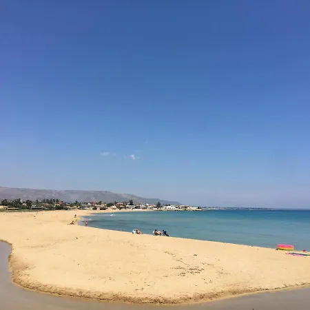 Lu Noto Apartment